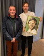 Danmarks bedste portrætmaler anerkendt portrætmaler Peter Bøgelund borgmesterportræt portrættegning Dragør Rasmus Kofoed